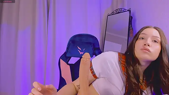 Snapshot of Tiny__Toon chatting on 30, 11, 2025 Tiny Toon online show from 30, 11, 2025