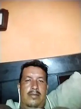 Snapshot of colombiano198720 chatting on 24, 9, 2025 colombiano198720 online show from 24, 9, 2025