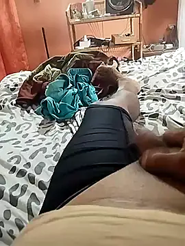 Snapshot of colombiano198720 chatting on 10, 10, 2025 colombiano198720 online show from 10, 10, 2025