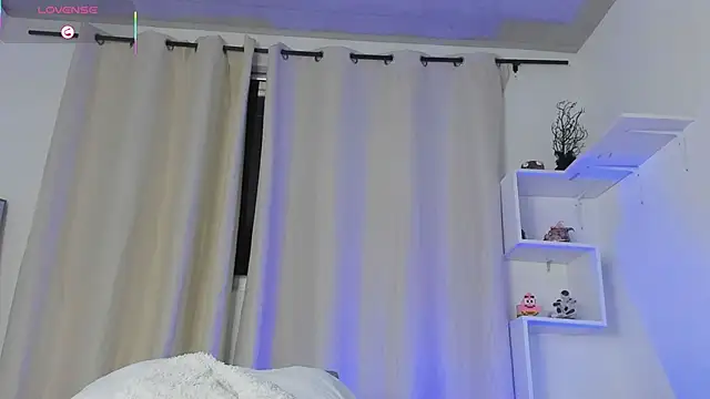 Selenafox 0 online show from 11, 11, 2025