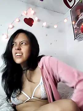 Queen Ashly online show from 6, 3, 2026