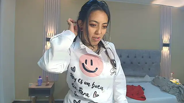 Snapshot of LiaMonroee_ chatting on 10, 9, 2025 LiaMonroee online show from 10, 9, 2025