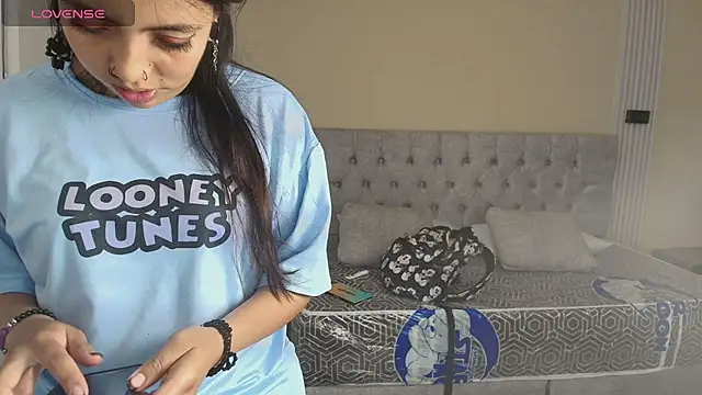 Snapshot of LiaMonroee_ chatting on 12, 10, 2025 LiaMonroee online show from 12, 10, 2025