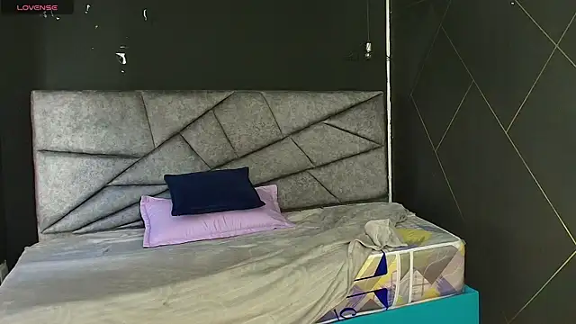 Snapshot of LiaMonroee_ chatting on 9, 11, 2025 LiaMonroee online show from 9, 11, 2025