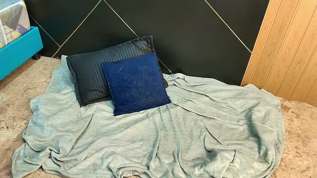 Snapshot of LiaMonroee_ chatting on 20, 11, 2025 LiaMonroee online show from 20, 11, 2025