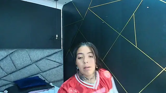 Snapshot of LiaMonroee_ chatting on 2, 12, 2025 LiaMonroee online show from 2, 12, 2025