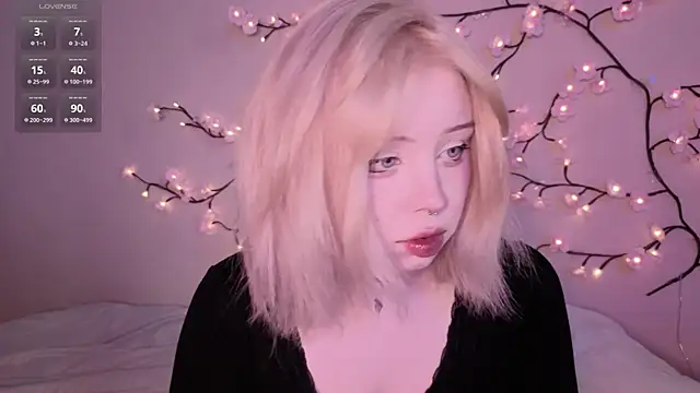 Snapshot of RileyVice chatting on 20, 4, 2026 RileyVice online show from 20, 4, 2026