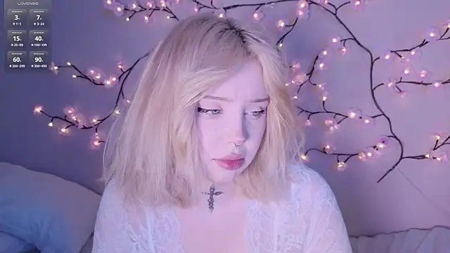 Snapshot of RileyVice chatting on 11, 5, 2026 RileyVice online show from 11, 5, 2026