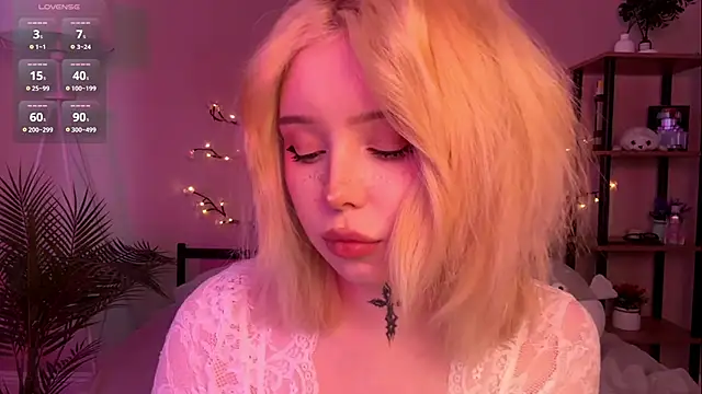 Snapshot of RileyVice chatting on 27, 5, 2026 RileyVice online show from 27, 5, 2026