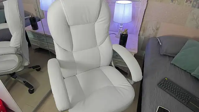 hillary chen online show from 30, 10, 2025