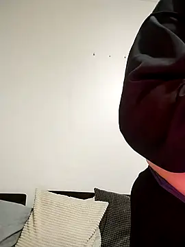 lilyan12 online show from 9, 4, 2026