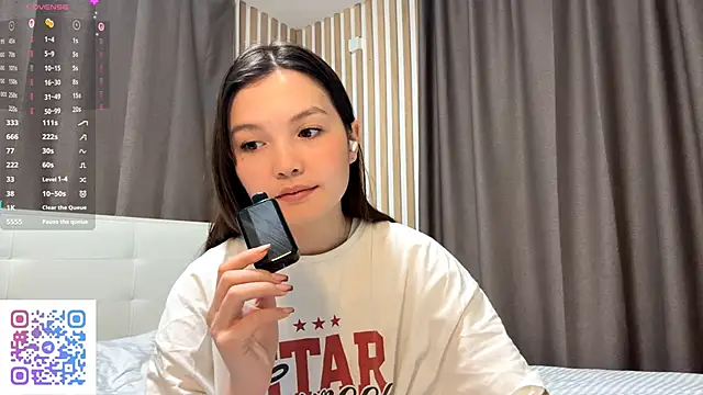 KiraVelvet online show from 1, 10, 2025