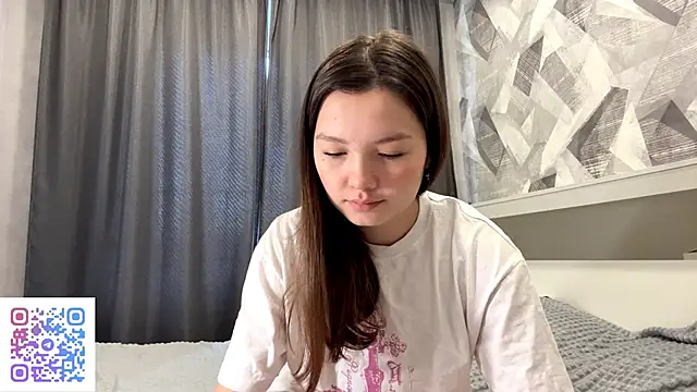 KiraVelvet online show from 8, 11, 2025