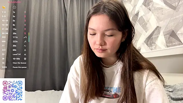 KiraVelvet online show from 15, 11, 2025