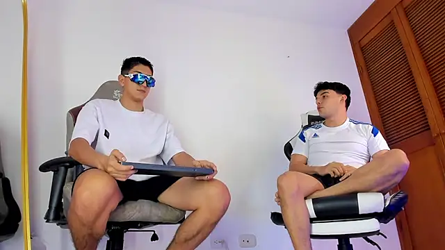 sotooliver3 online show from 8, 4, 2026