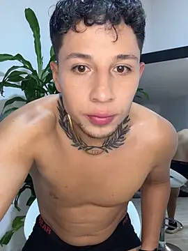 christhoper cock online show from 17, 2, 2026