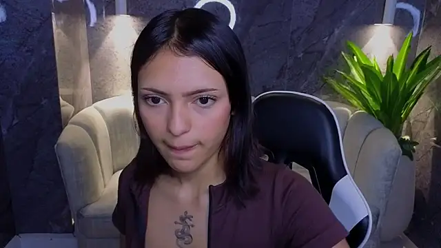 Snapshot of Mary_Luxx_TP chatting on 14, 11, 2025 Mary Luxx TP online show from 14, 11, 2025