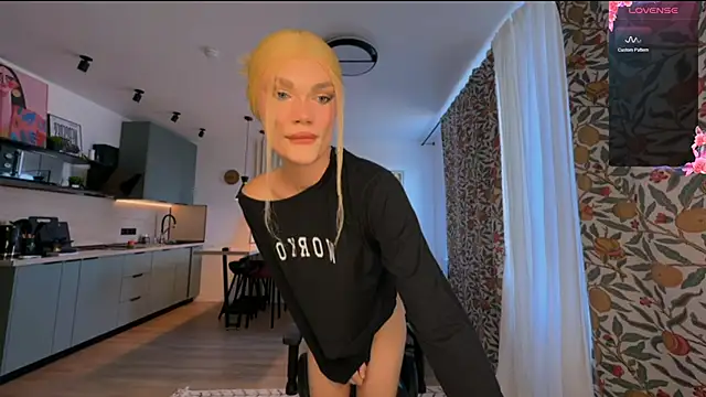 Snapshot of my-muse chatting on 11, 9, 2025 my-muse online show from 11, 9, 2025