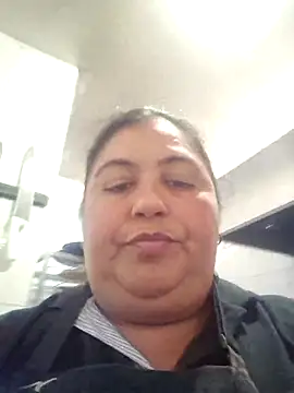 curvy diva  online show from 15, 12, 2025