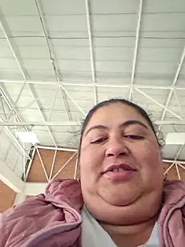 curvy diva  online show from 16, 4, 2026