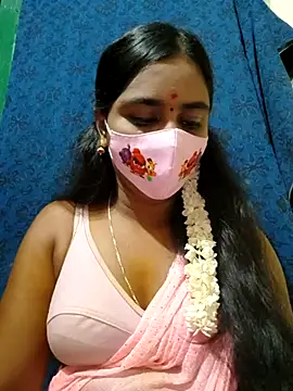 mini-queen online show from 8, 9, 2025