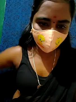 mini-queen online show from 10, 9, 2025