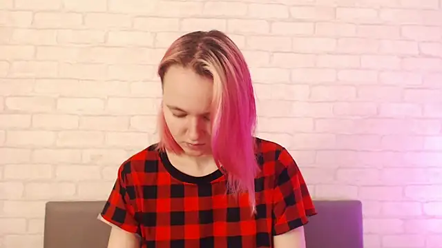 Ericha Stone online show from 18, 11, 2025