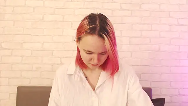 Ericha Stone online show from 30, 11, 2025