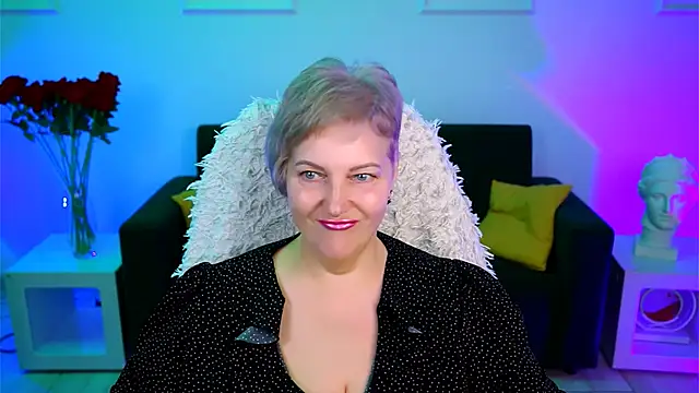 Snapshot of MaryMogan chatting on 17, 11, 2025 MaryMogan online show from 17, 11, 2025