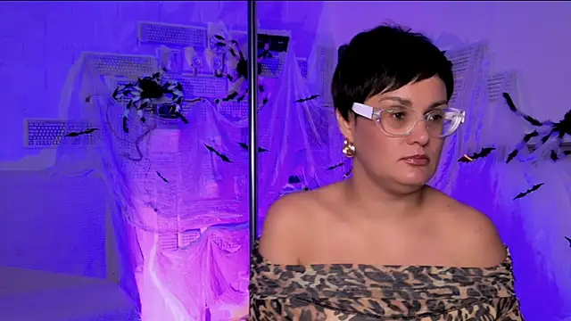 LauraDavidsons online show from 17, 10, 2025