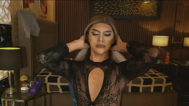 ElegantKellyTS online show from 17, 5, 2026