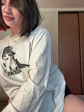 YourLittleDevil online show from 27, 6, 2026
