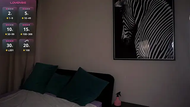 LilyHeupel online show from 24, 11, 2025