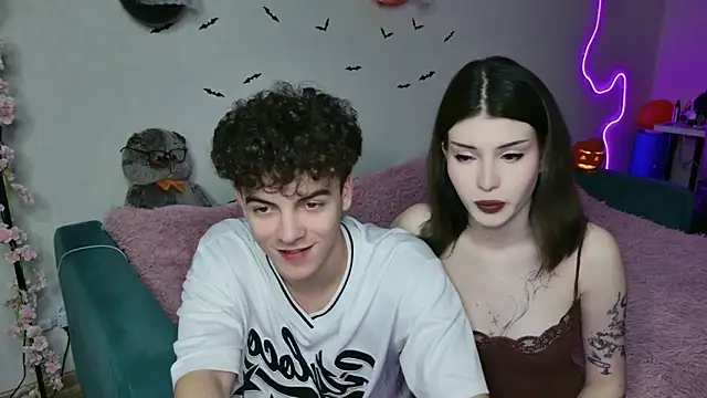 Alice18James online show from 15, 10, 2025