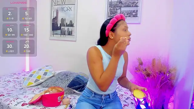 Snapshot of karol_bustamante chatting on 23, 9, 2025 karol bustamante online show from 23, 9, 2025