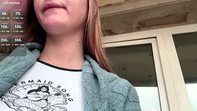 Snapshot of SweetJinny88 chatting on 1, 12, 2025 SweetJinny88 online show from 1, 12, 2025