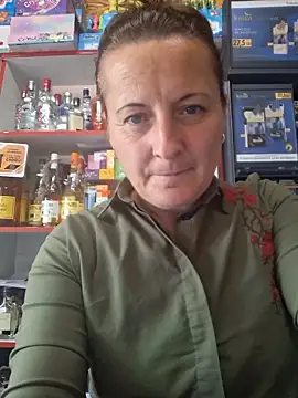 Snapshot of Fluturas2 chatting on 10, 9, 2025 Fluturas2 online show from 10, 9, 2025