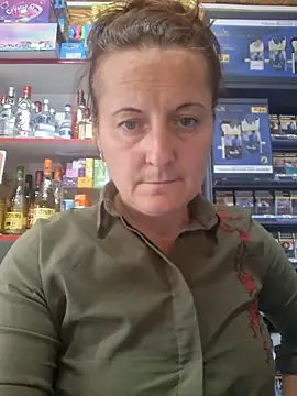 Snapshot of Fluturas2 chatting on 12, 9, 2025 Fluturas2 online show from 12, 9, 2025