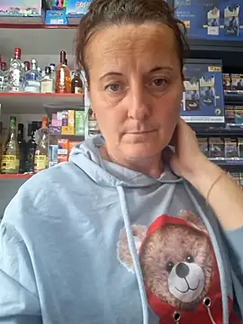 Snapshot of Fluturas2 chatting on 13, 9, 2025 Fluturas2 online show from 13, 9, 2025