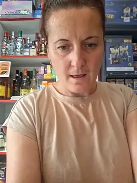 Snapshot of Fluturas2 chatting on 16, 9, 2025 Fluturas2 online show from 16, 9, 2025