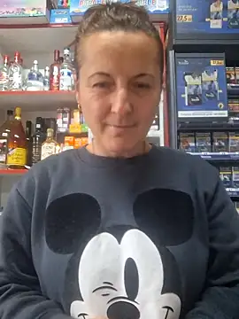 Snapshot of Fluturas2 chatting on 1, 10, 2025 Fluturas2 online show from 1, 10, 2025