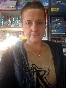 Snapshot of Fluturas2 chatting on 16, 10, 2025 Fluturas2 online show from 16, 10, 2025