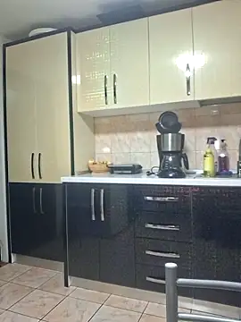 Snapshot of Fluturas2 chatting on 18, 10, 2025 Fluturas2 online show from 18, 10, 2025