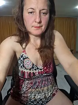 Snapshot of Fluturas2 chatting on 21, 10, 2025 Fluturas2 online show from 21, 10, 2025