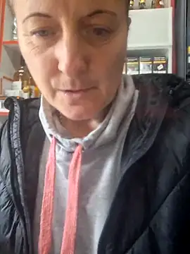 Snapshot of Fluturas2 chatting on 23, 10, 2025 Fluturas2 online show from 23, 10, 2025