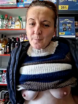 Snapshot of Fluturas2 chatting on 25, 10, 2025 Fluturas2 online show from 25, 10, 2025