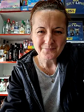 Snapshot of Fluturas2 chatting on 27, 10, 2025 Fluturas2 online show from 27, 10, 2025