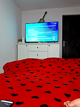 Snapshot of Fluturas2 chatting on 4, 11, 2025 Fluturas2 online show from 4, 11, 2025