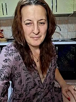 Snapshot of Fluturas2 chatting on 9, 11, 2025 Fluturas2 online show from 9, 11, 2025