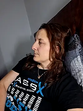 Snapshot of Fluturas2 chatting on 10, 11, 2025 Fluturas2 online show from 10, 11, 2025